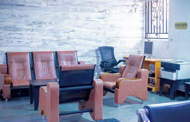 Heroes Luxury Apartments and Suites - Foto 29