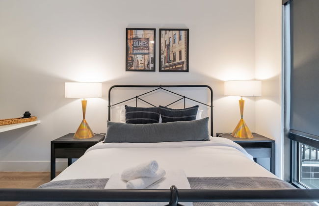 Astra Modern Midtown Retreat With Pool Gym Steps to Dining Broadway - Foto 22