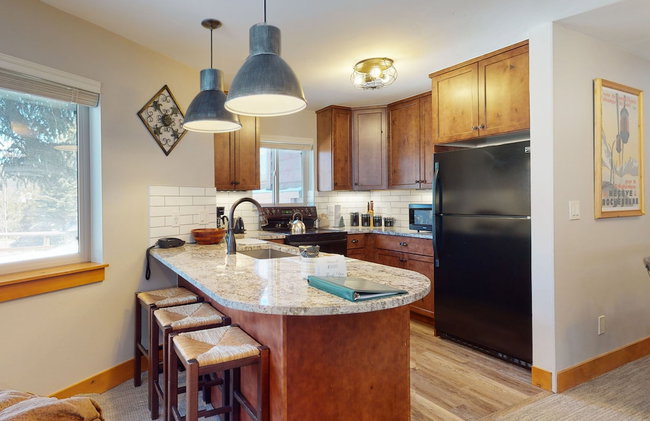 Pine Ridge Condominiums - Photo 19