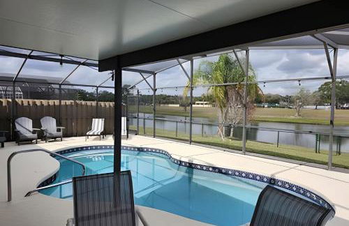 Lakeside Pool Home, Games close to Disney & Malls - Foto 23