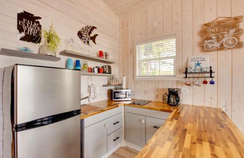 Beachfront Retreat with Dock in Lanark Village! - Foto 8