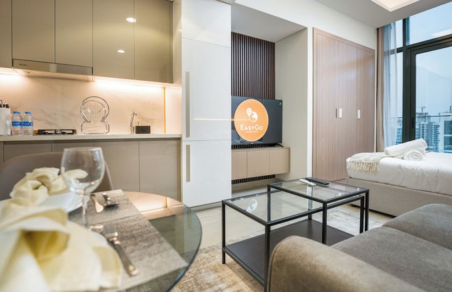 Easygo- STU in Lavish com Azizi Riv9,08 - Photo 3