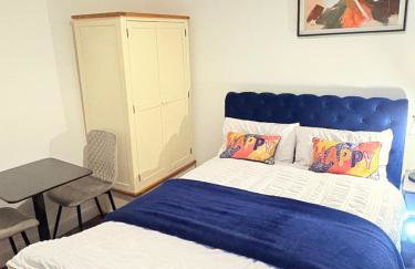 Stylish studio 8,Weekly, Monthly stay deals,Parking,Contractors,NHS,Families, Relocators, nr Sandwell hospital - Foto 6