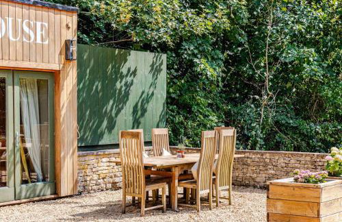 The Old Pool House, Stylish Large Studio in Private Country Estate with Air Con - Foto 20