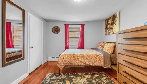 City Charm Walk to Trinity & Hospital with Parking - Foto 2