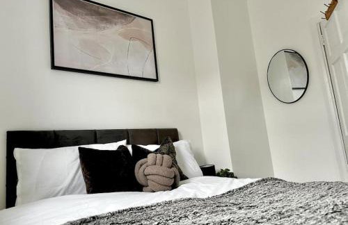 Serviced 4 bed 2 bath Manor Park House - Foto 13