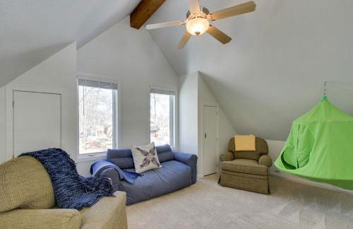 Breezy Point Cabin Deck with Golf Course Views! - Foto 13