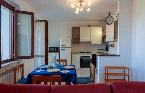 Lovely Apartment In San Costanzo - Foto 11