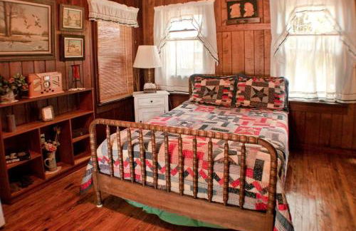 Historic One-Room Cabin near Ocala National Forest in Central Florida - Foto 2