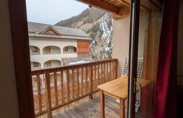 Appartement 4 pièces pour 6-8 personnes, 2 chambres, 1 cabine, 2 canapés-lit double dans le salon, au pied des pistes et piscine l'été, wifi fibre - Foto 14