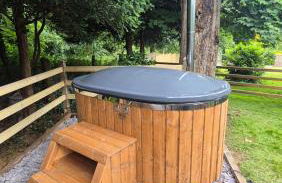 Brewers Bolt Cozy Unique Shepherds Hut - Hot Tub! - Photo 32