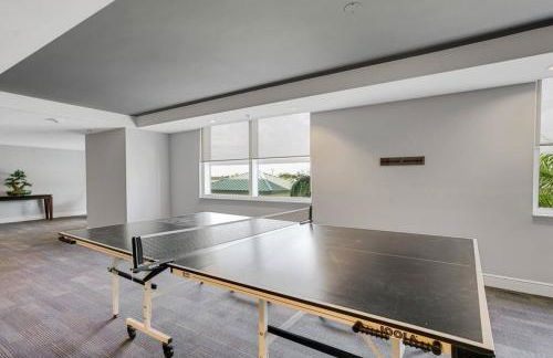 1 BR King- Rooftop Pool close to beach Casa Costa - Foto 28