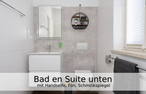 Villa Falco für Familien, bis 6 Personen, 3 Schlafzimmer mit Bad en Suite, Pool mit Loungebereich, Grillterrasse, schnellem Wlan, 2 Parkplätze, - Foto 12