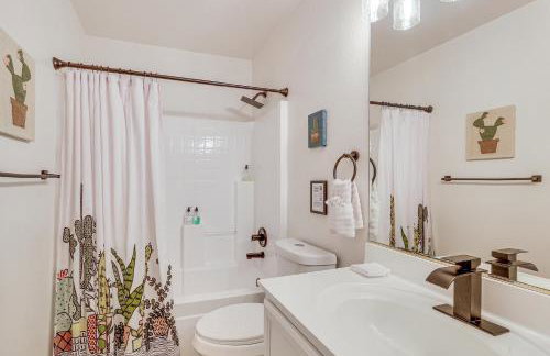 Swim & Unwind: 'Wildrose Retreat' in Mesa! - Foto 15