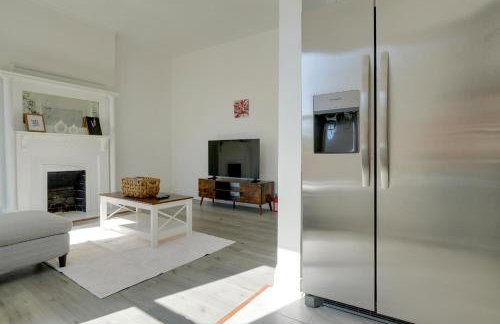 Walk to Churchill Downs Pet-Friendly Retreat! - Foto 12