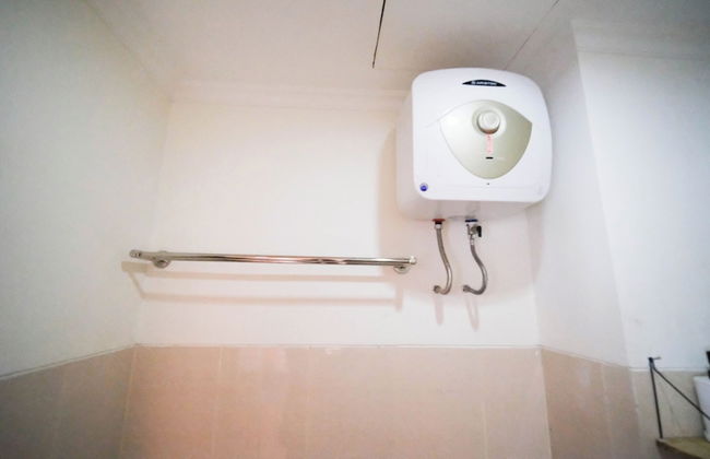 Good Deals And Comfy Studio At Bale Hinggil Apartment - Photo 9