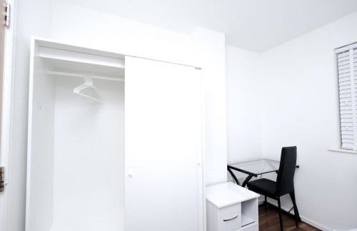 Cozy Place in Salford, Sleeps 8, 4 Bedroom, 5 Beds - Foto 54