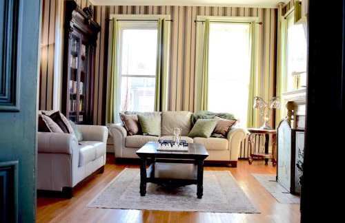 Historic Manor Overlooking Park - Foto 41