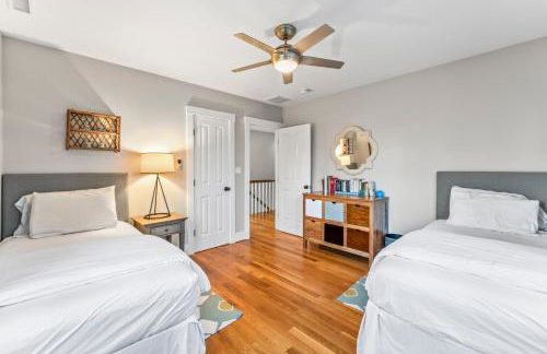 Modern Family Home Walkable to Town - Foto 34