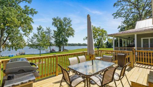 Lakefront Home on Pike Lake with Private Dock and Firepit - Foto 3