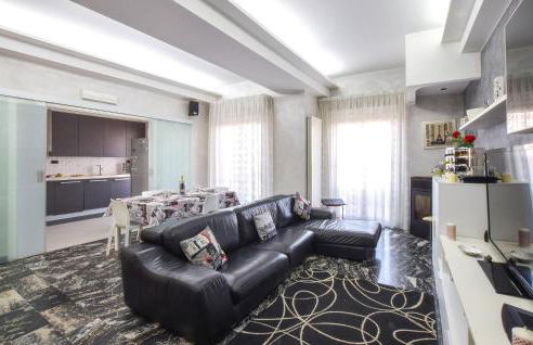 Awesome Apartment In Reggio Calabria - Foto 1