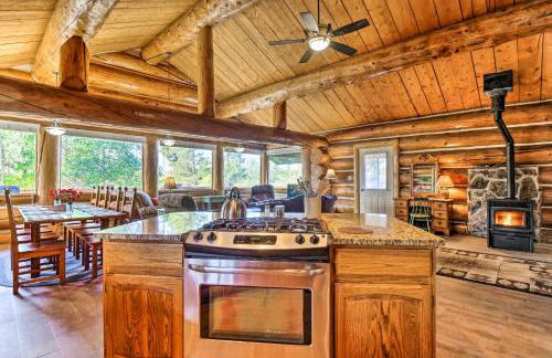 Less Than 1 Mi to Lake Granby Log Cabin with Fire Pit - Foto 11