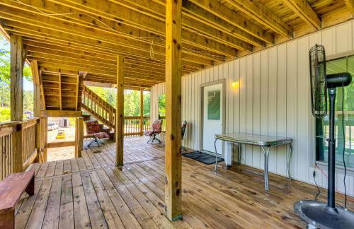 Lakefront Retreat with Multi-Level Deck and Dock! - Foto 21