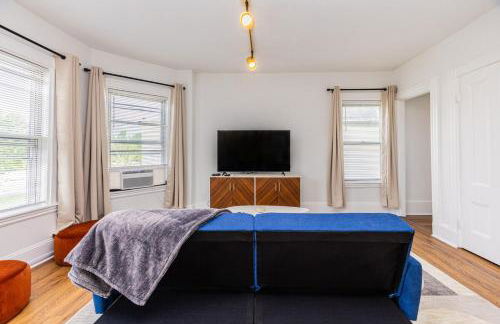 Spacious 3BR Family Flat Near Encore Assembly Row - Photo 24