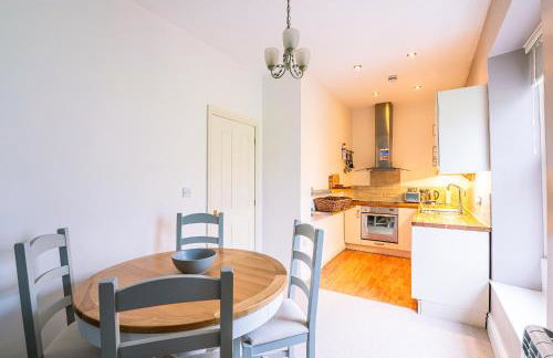 Flat 1, Literary Institute - Photo 7