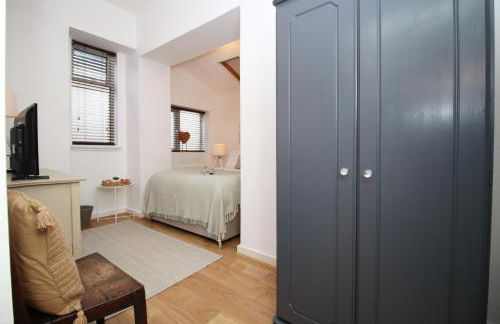 Coastal penarth dream! Close to Cardiff superb location near bars and restaurants! Dog friendly and welcome breakfast pack! - Foto 33