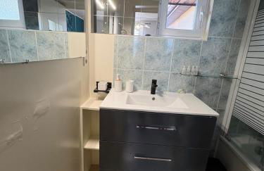 T2 fonctionnel 5 pers, jardin, parking, accès A12 - Foto 4