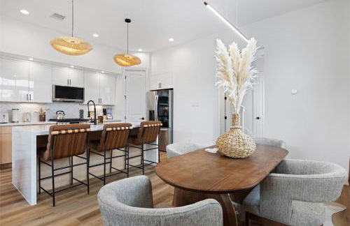 2 Luxury Homes in 1 - Walk to Nightlife & Stadiums - Foto 64