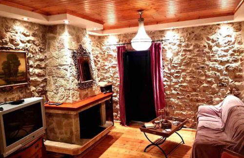 Πέτρινο εξοχικό στο Δάρα - Foto 1