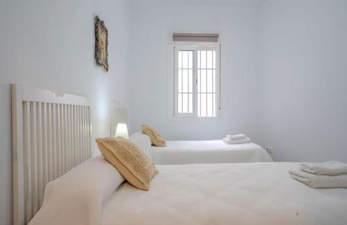 Apartment in Peñaflor with Charming Patio - Foto 32