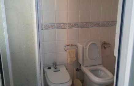 Passeig Maritim Apartment - Photo 15