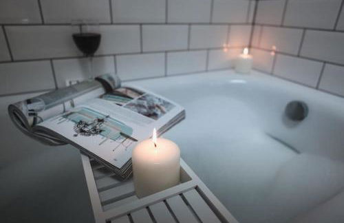 Beach Lovers Paradise in Portreath - With Sea Views & Log Burner just 100m from beach - Photo 11