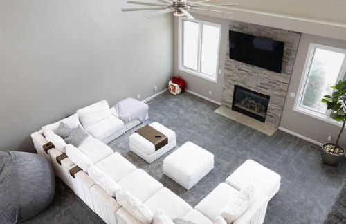 Golf Oasis Sleeps 22! Hot tub Firepit Gym Pool - Foto 2