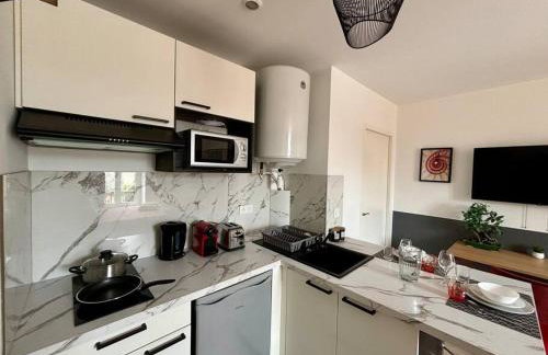 Jasmin Roanne centre-ville - Parking & Clim - Foto 8