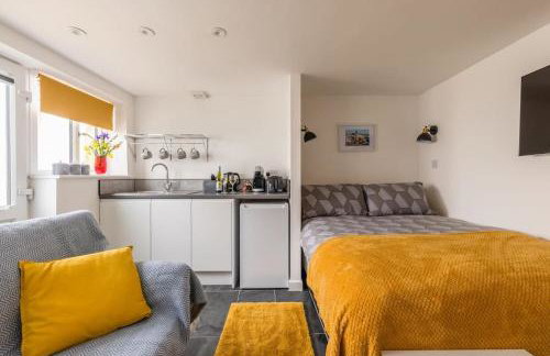 Sea Whispers at Porthleven - Foto 20