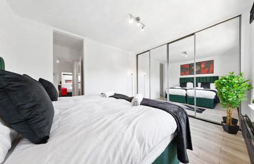 3 Beds Home walking distance from Shirley High Street - sleep 7 - Free Parking - Pool Table - 50" TV - Foto 26