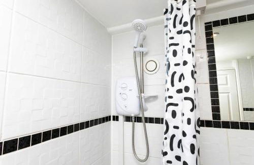 City Centre - Next to Hilton Hotel - Victoria Centre 2 Bedrooms Apartments - Close to Theatre Royal - in Victoria Centre Shopping Centre - 24 Hours Access - Parking Cars or Vans from Five Pounds a Day - Onsite Parking from Ten Pounds a Day - Foto 52