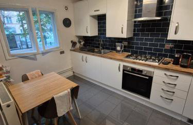 LUXURY One BEDROOM FLAT - Photo 14