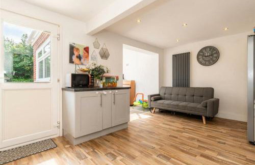 Wonderland 4 bedrooms 6 bed Castle Donnington EMA airport - Foto 12