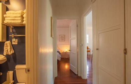 Silver Lake Mid-century Nestled in the Treetops - Foto 34