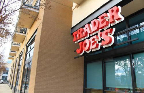 Luxury Dilworth 1BR ◉ Near Food, Shops & Greenway - Foto 43