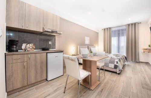 Oasis Apartments - Photo 14