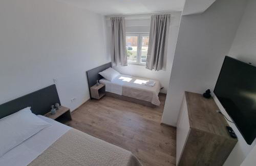 Villa Madison, Spacious Sea View Apartments Near Zadar with heated pool - Photo 49