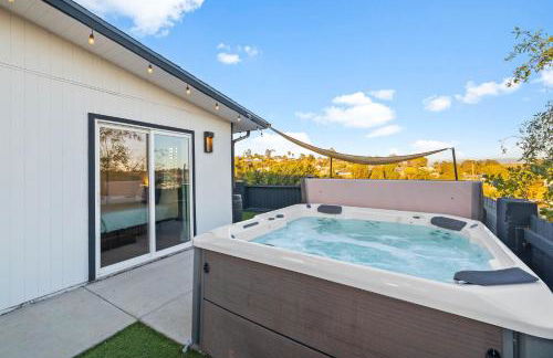 Dog-Friendly House with Hot Tub, AC, Game Room - Photo 4