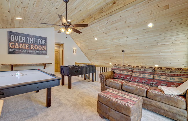 Over the Top Lodge by Avantstay Hot Tub, Shared Pool, Beach/lake Access - Foto 33