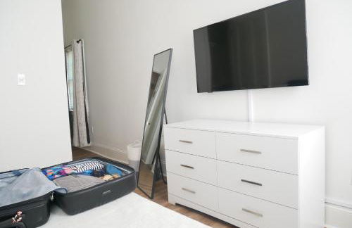 Entire Spacious Vacation Home - 1 mile to all Attractions - Foto 5